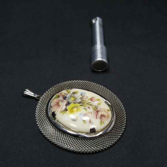 Vintage Floral Porcelain Mesh Frame Pendant, Silver tone, 1960s, 2 3/4 Inches - Picture 8 of 10